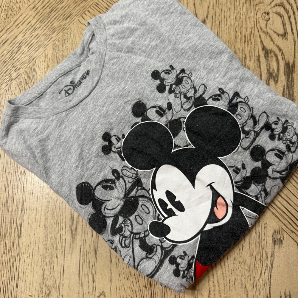 Disney Mickey Mouse Graphic T Shirt Adult 2XL 18 Gray Cartoon Tee